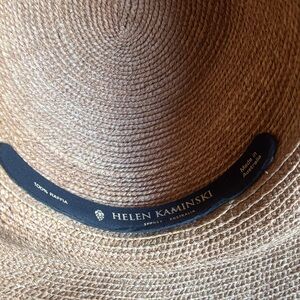Helen Kaminski 100% Raffia Hat — Natural Tan Straw -  Like New